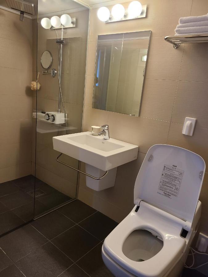 Jinwoo Prestige Hotel Geoje Esterno foto